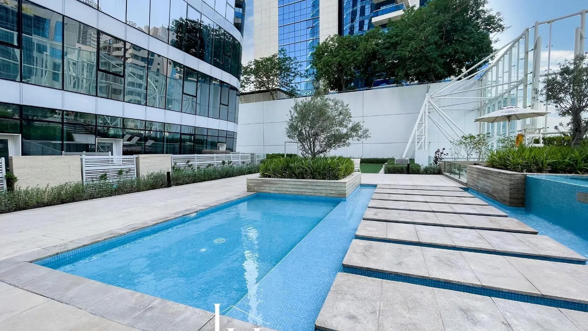 Lux The Pad Executive Suite Canal View 5 Dubai