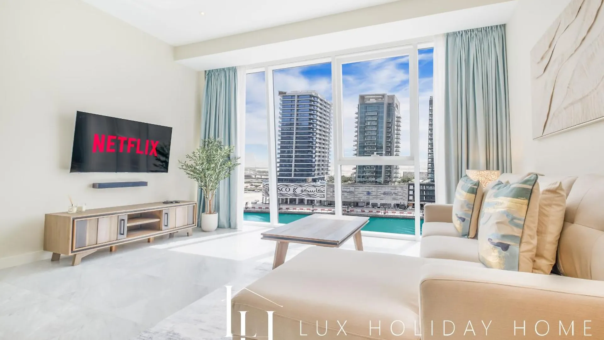Lux The Pad Executive Suite Canal View 5 Dubai